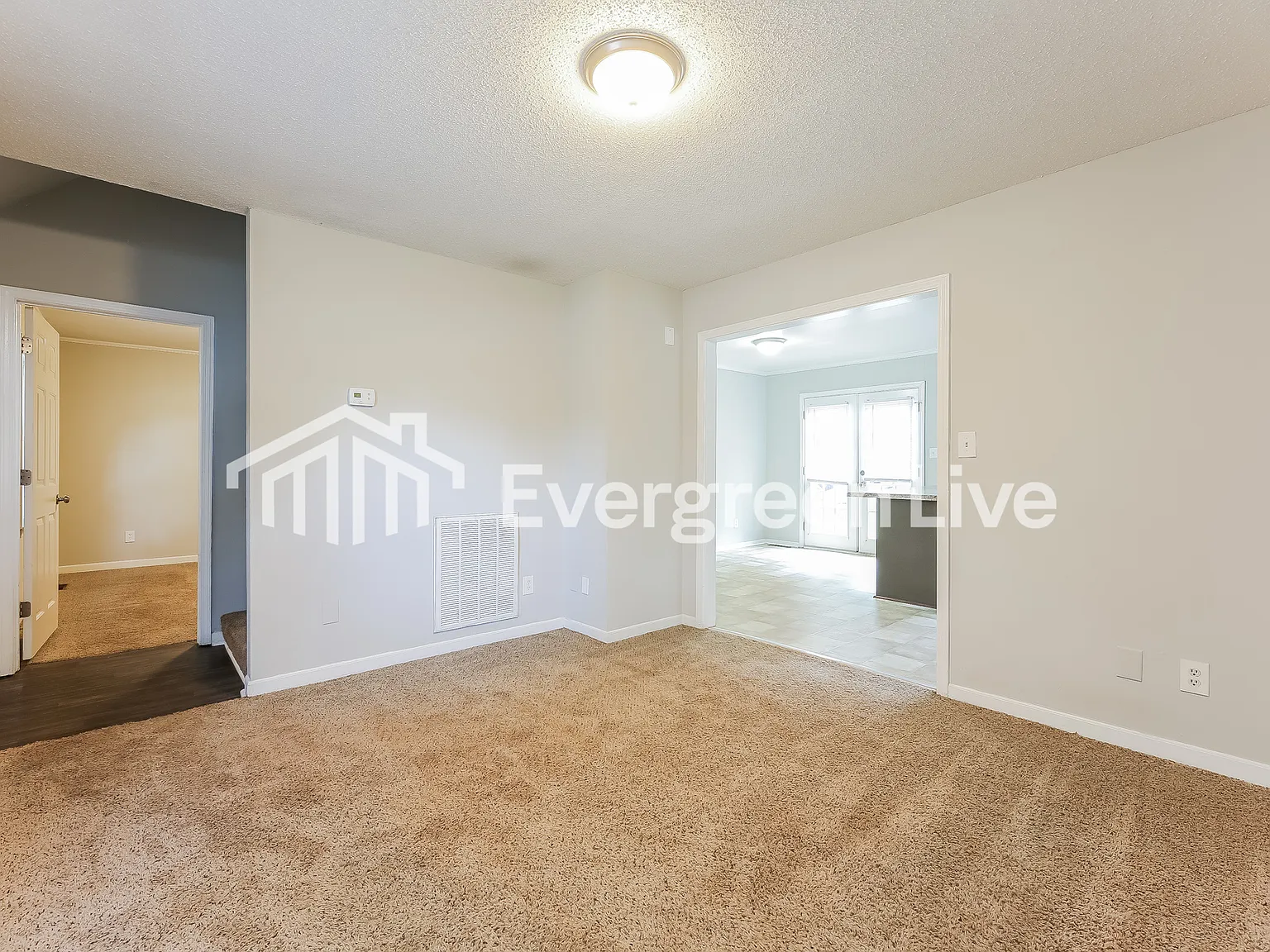3 bed, 2.0 bath, 1275 sqft, $1,545 — Photo 4