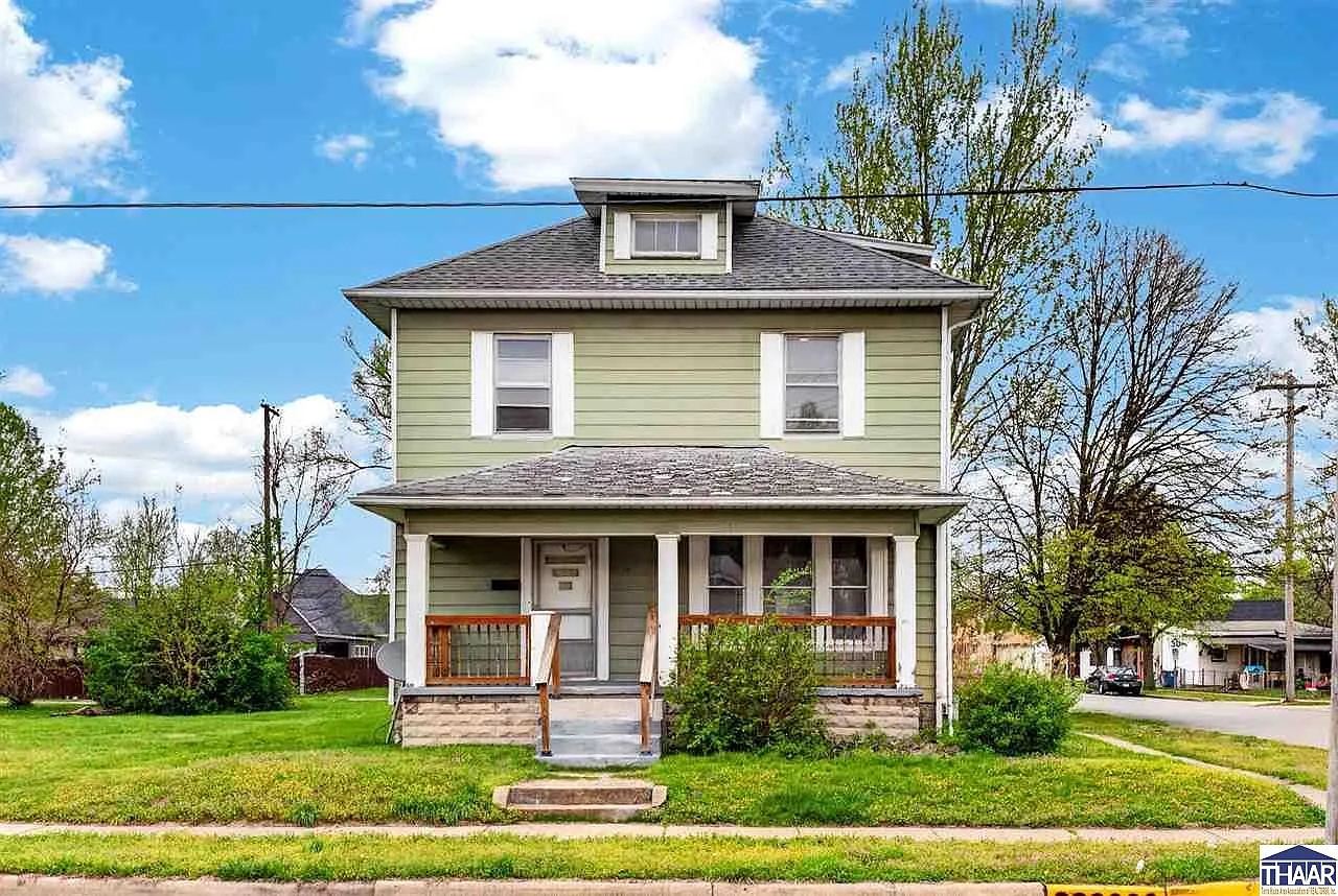 1458 Maple Ave photo 1