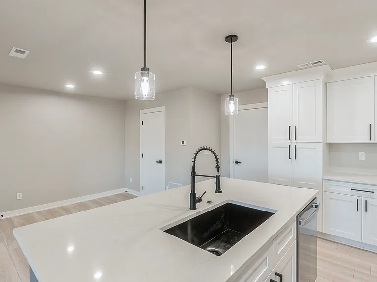 14433 Springbrook Trl — Photo 8