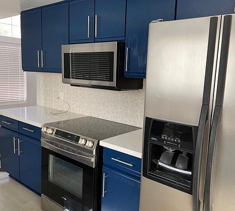 3rd image of 525 Sueno Ct