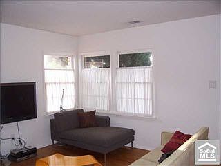4th image of 420 W 31st St