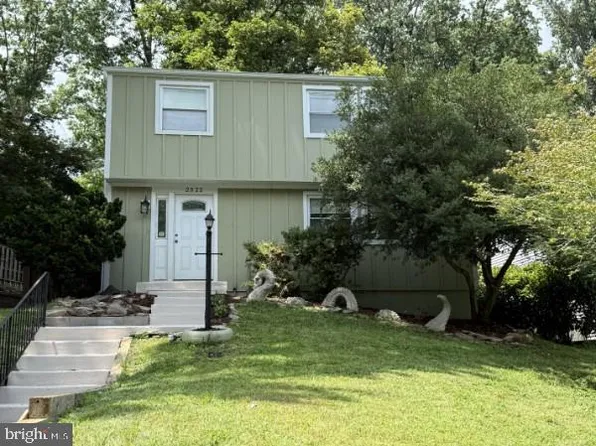 2322 Old Trail Dr, Reston, VA 20191