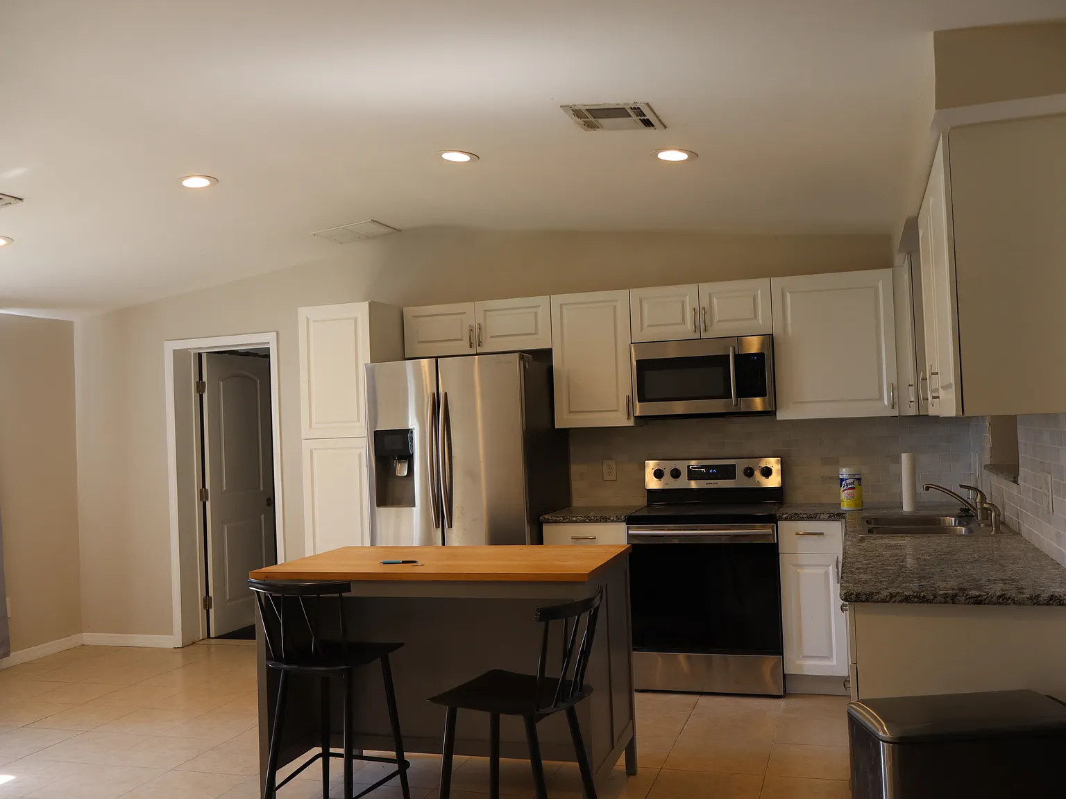 4 bed, 1501 sqft, $3,000 — Photo 3