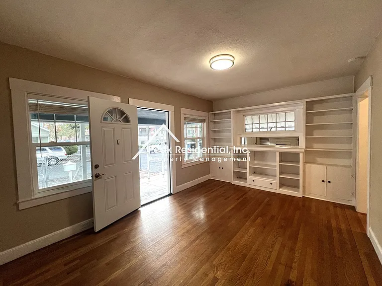 2974 32nd St — Photo 7