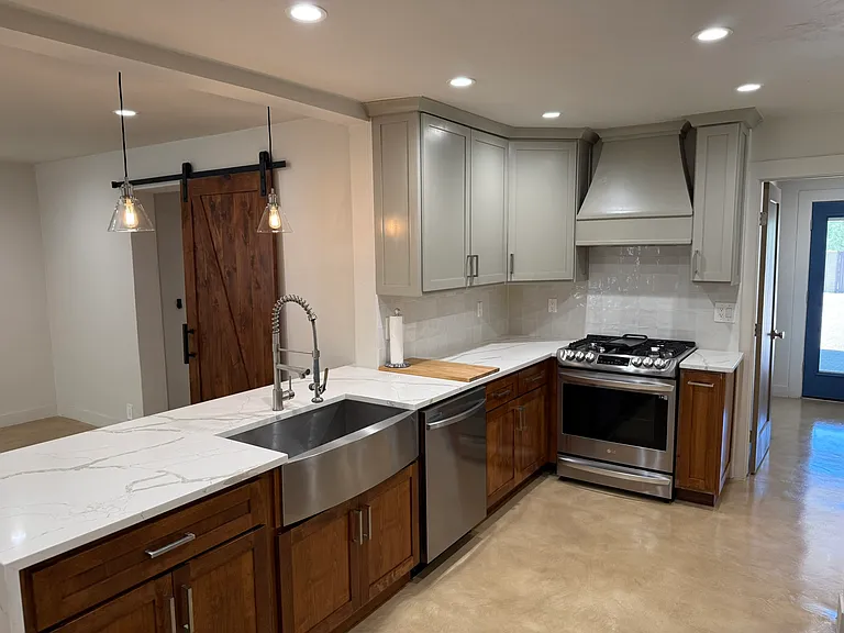 426 S Stratford Dr — Photo 8
