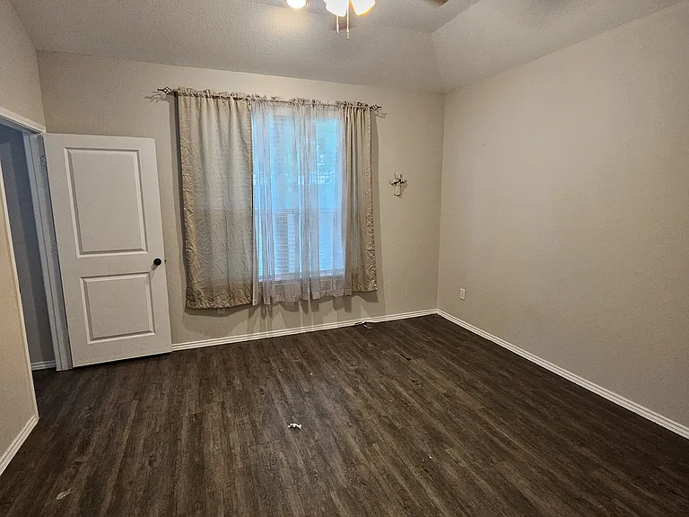 11490 Persimmon St — Photo 4