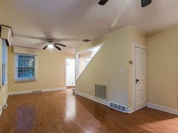 5th image of 323 Townes St