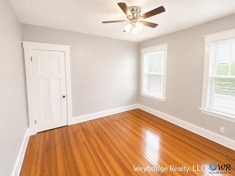 Academy 862 — Photo 15