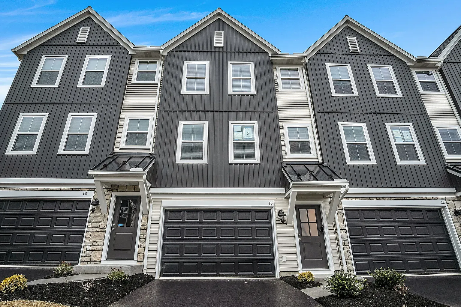 20 Morgan Dr — Photo 2