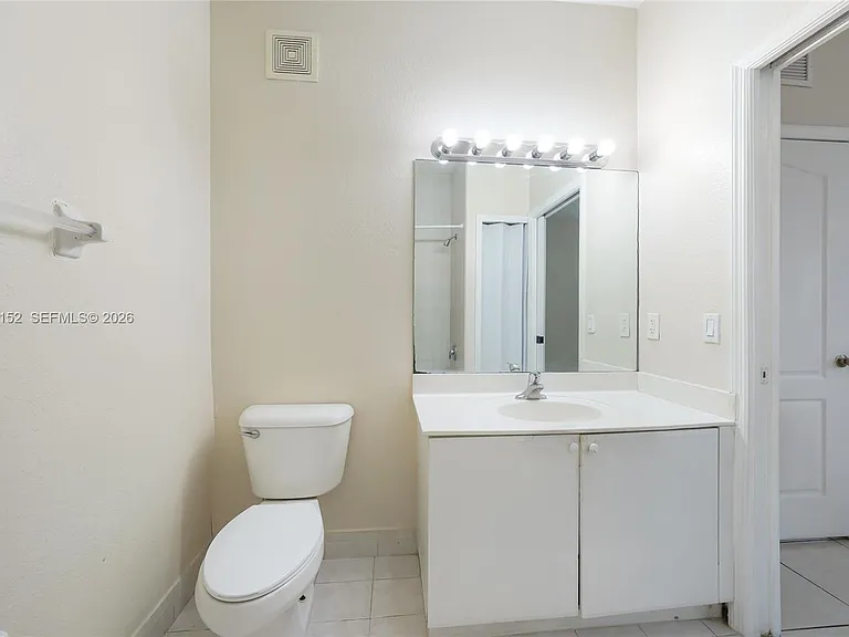 2524 SE 16th Rd #100 — Photo 7