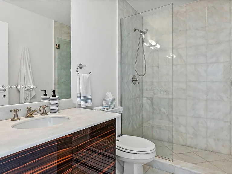 50 S Pointe Dr #805 — Photo 12