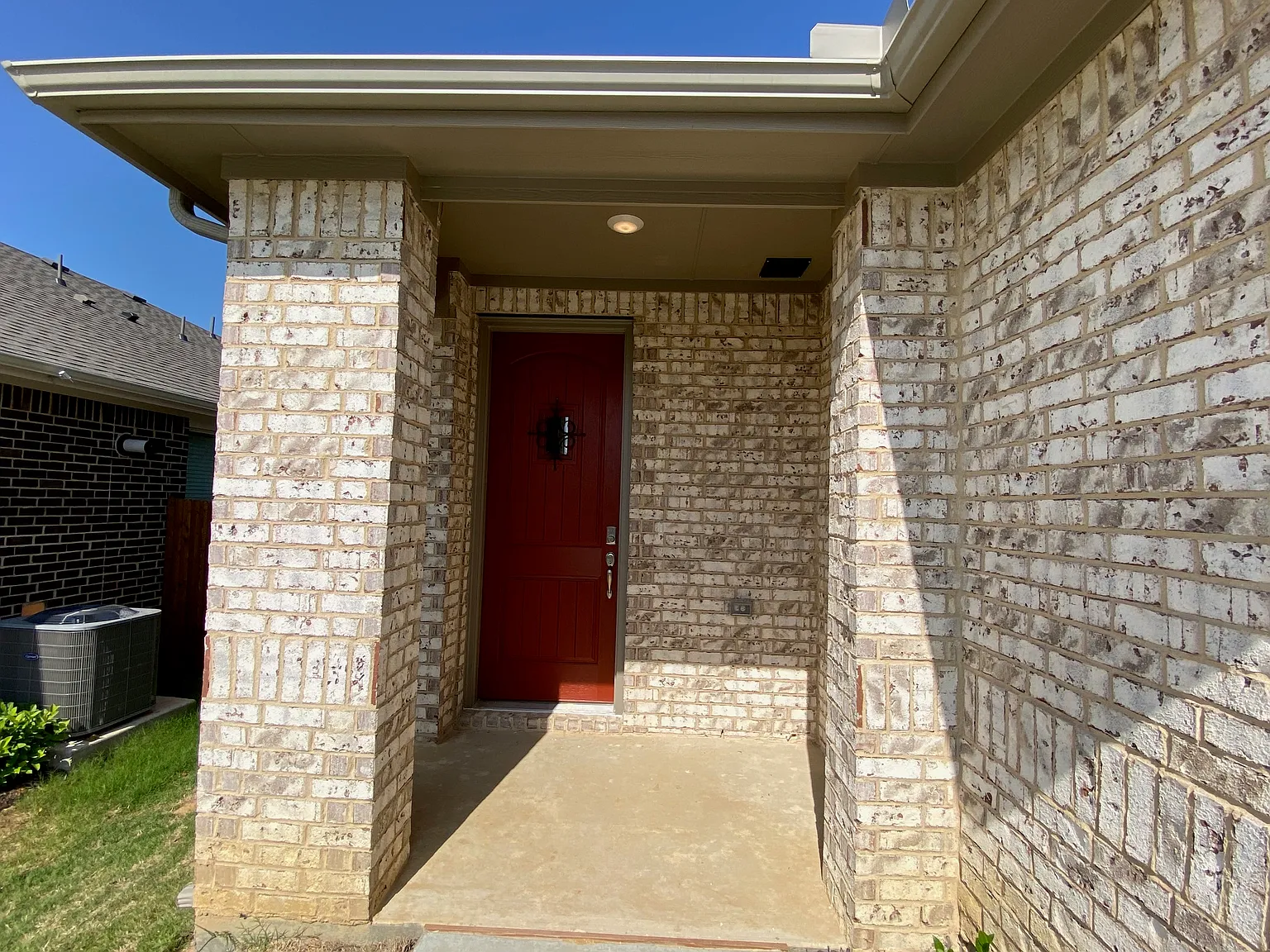 3 bed, 1553 sqft, $2,200 — Photo 2