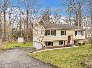 5 Frontier Ln, Danbury, CT 06810