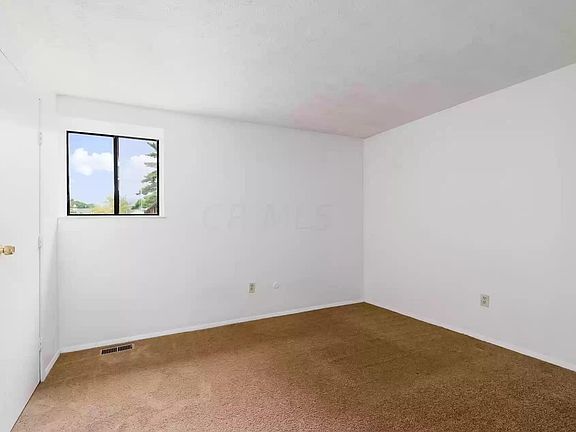 5th image of 27 King Arthur Blvd