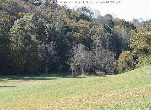 3rd image of 33 Lynn Dr