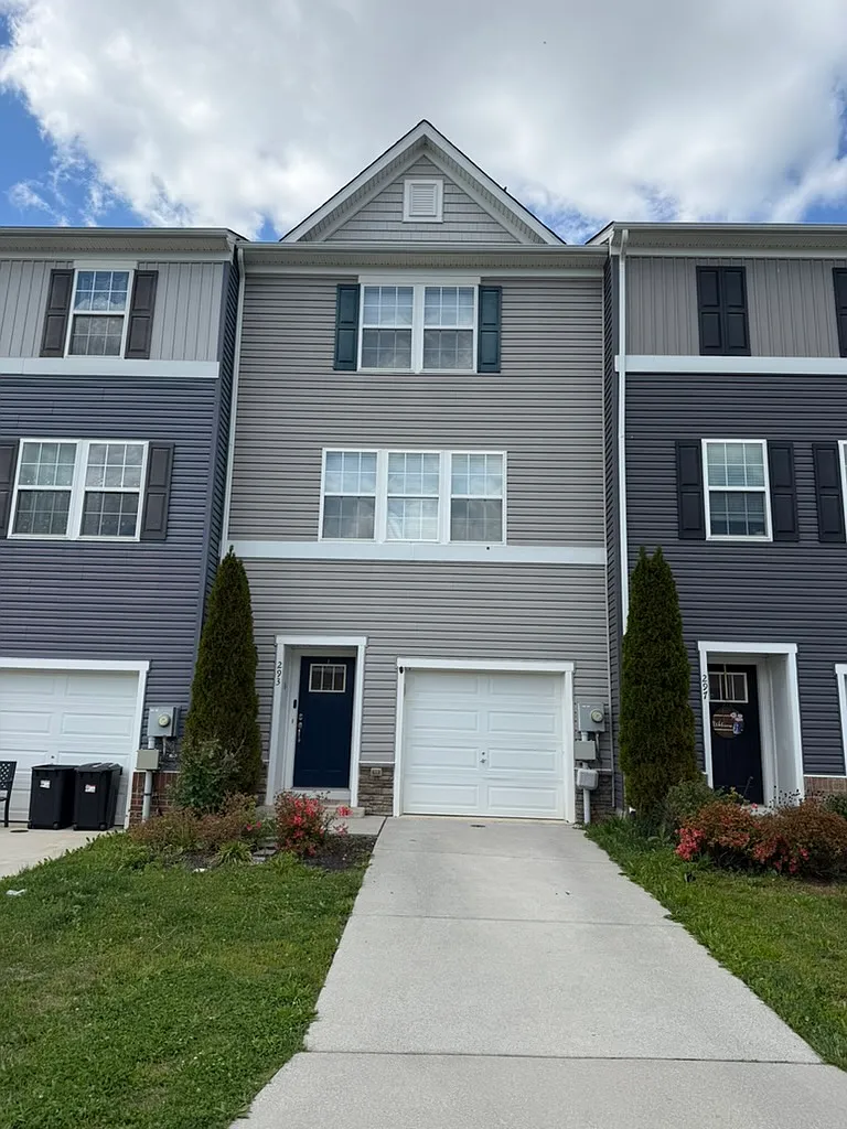 Building Photo - 293 Magellan Dr