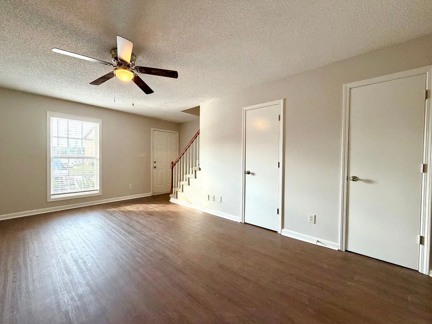 3289 Tower Dr — Photo 2