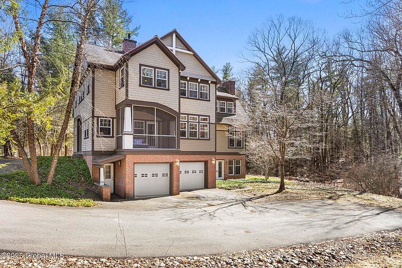 2nd image of 108 Deanna Court