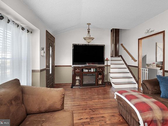 2nd image of 230 Marion Ave