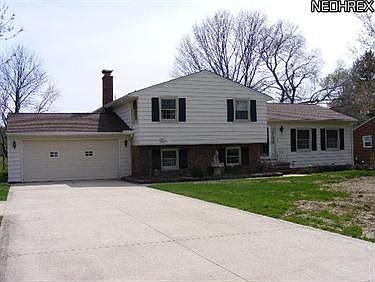 1st image of 7527 Apple Blossom Ln