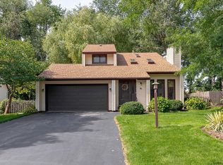 18 W Meadow Dr, Albany, NY 12203