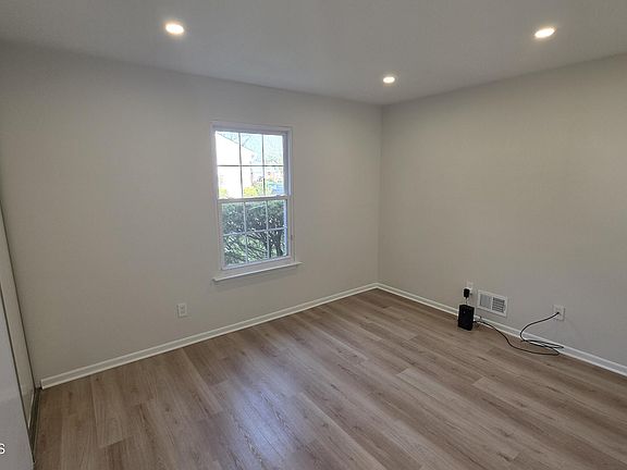5th image of 99 Oak Lane