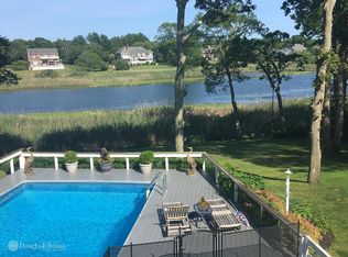 12 S Crestview Dr, Remsenburg, NY 11960