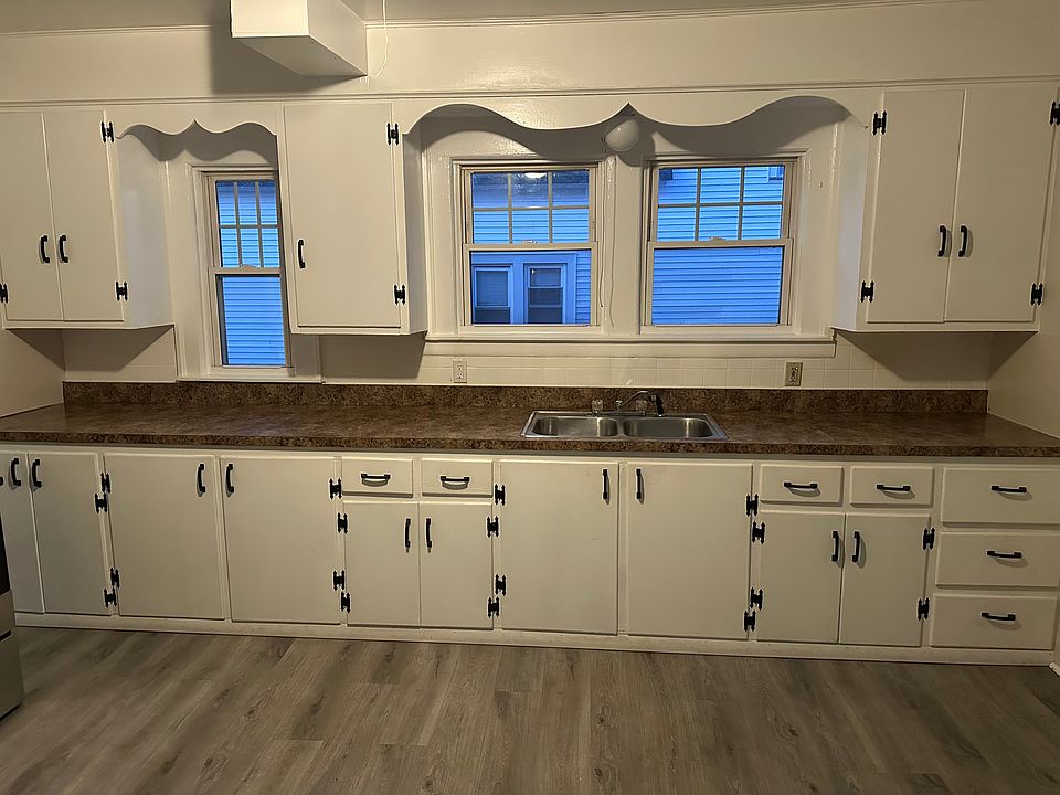 1st image of 126 Westwood Ave #1