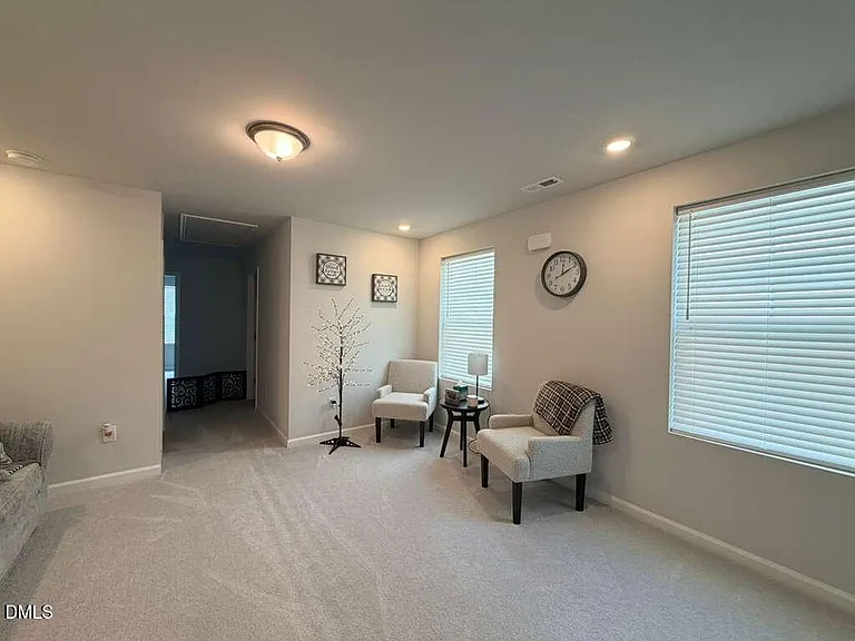 319 Aster Bloom Ln — Photo 8