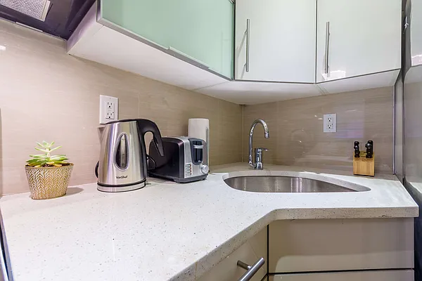 Rented by Townhouse Apartments | media 25