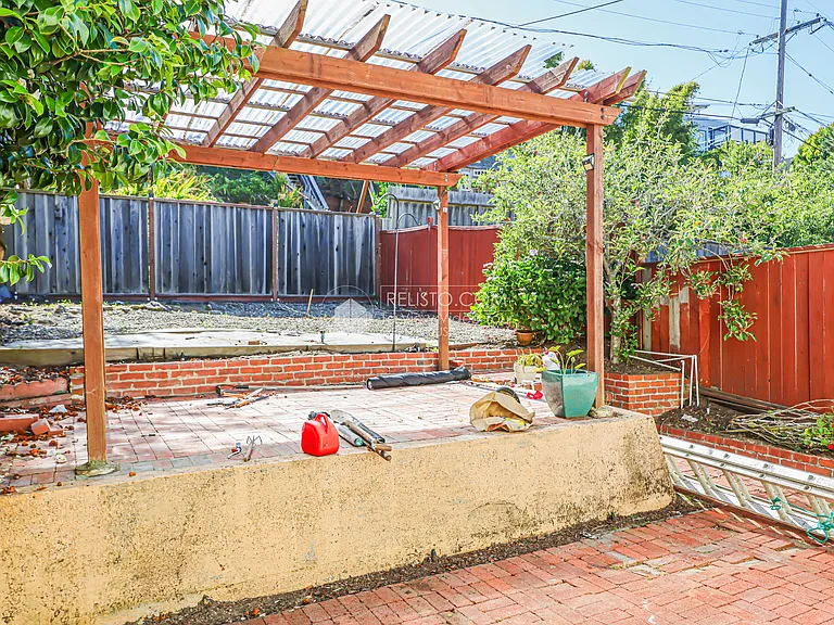 2043 10th Ave — Photo 21