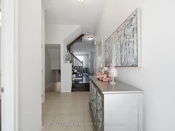 4th image of 418 Rochefort Cir