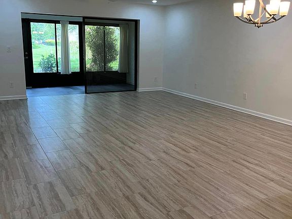 5th image of 2543 Royal Pines Cir #17-A