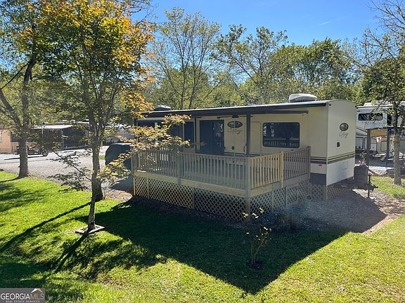 3rd image of 94 Bridge Loop Dr