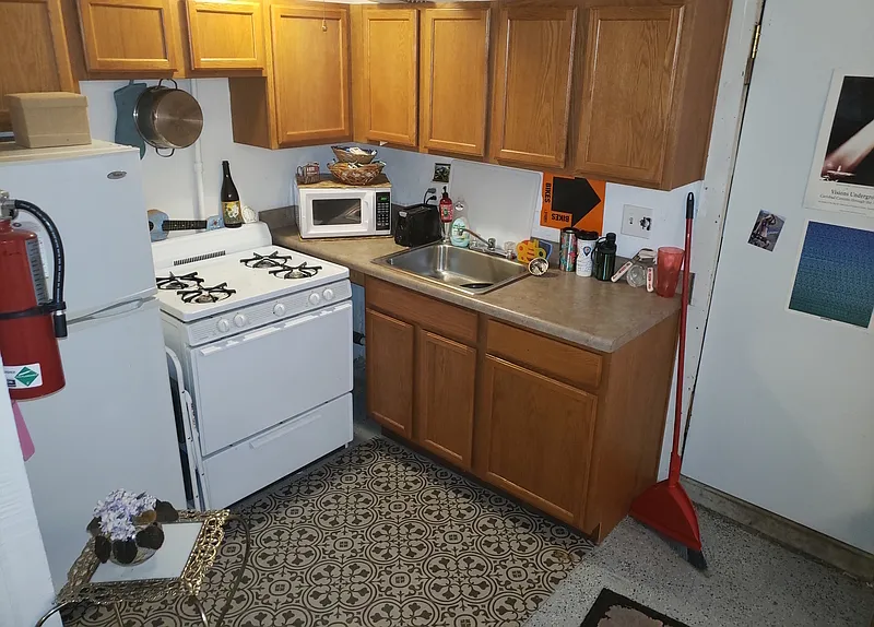 1 bed, 1.0 bath, 650 sqft, $795 — Photo 2