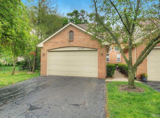 33325 Norfolk St, Livonia, MI 48152