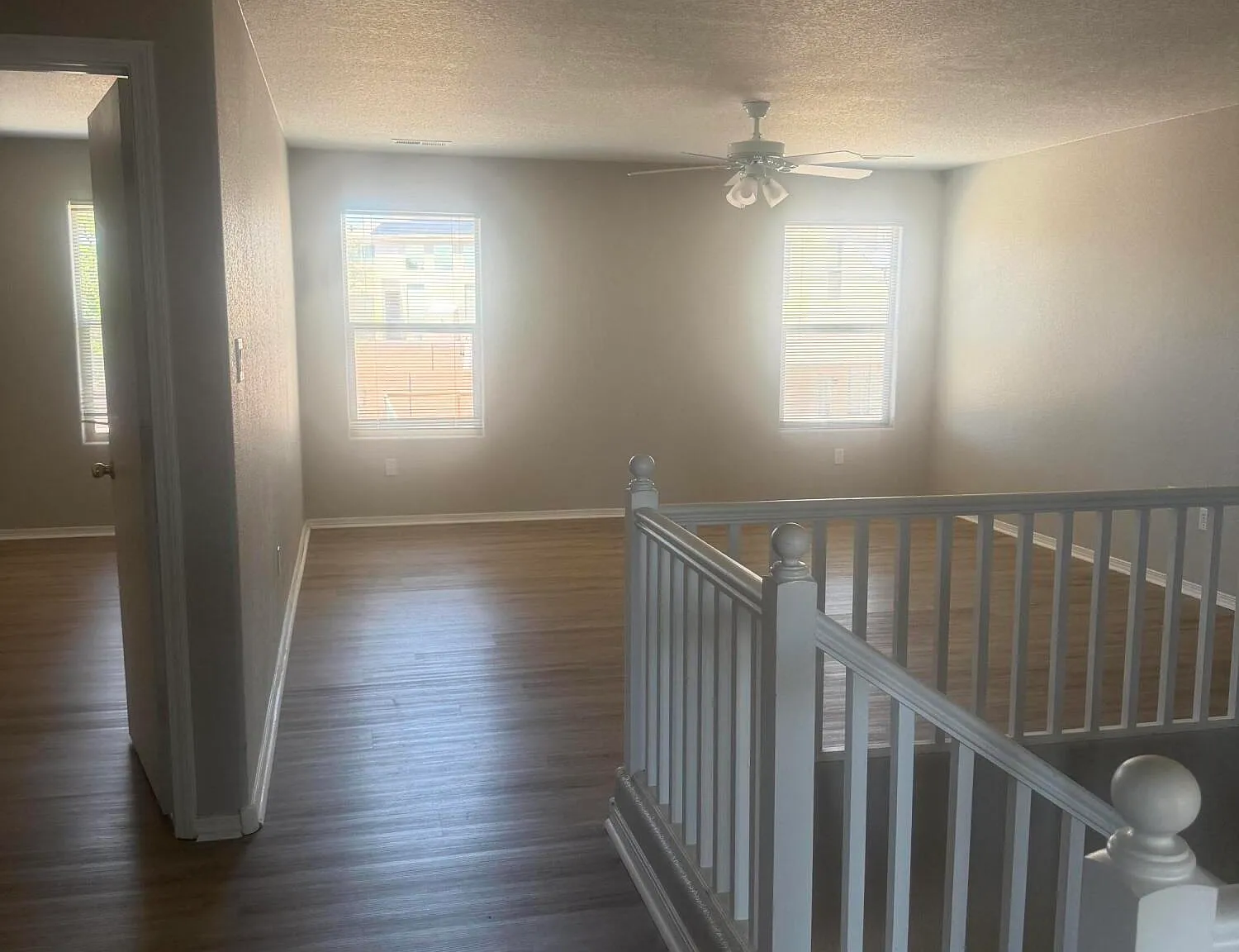 3 bed, 2.5 bath, 2720 sqft, $2,700 — Photo 3