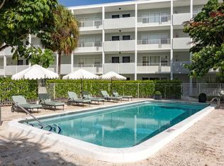 2711 Vandiver Dr #206, West Palm Beach, FL 33409