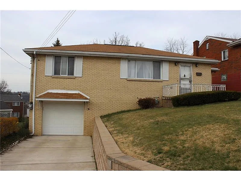 1122 Oakland Ave photo 1