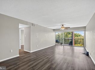 1300 Army Navy Dr APT 529, Arlington, VA 22202