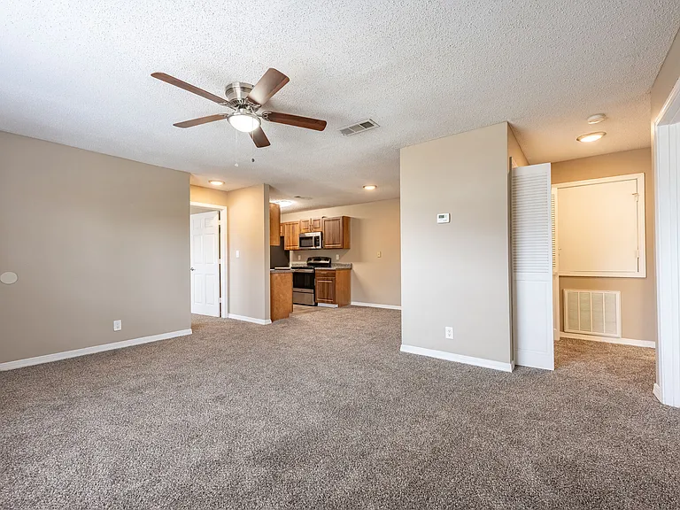 Royal Gulf Apartment Homes — Photo 13