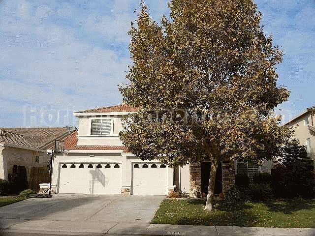 (1) : 8140 Laguna Brook Way Elk Grove, CA