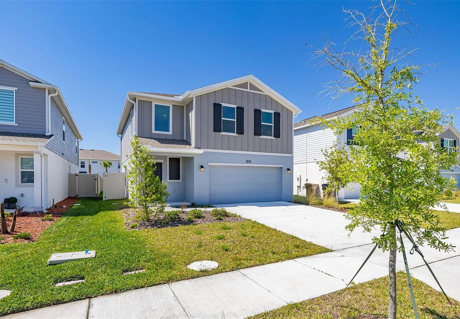 4 bed, 2.5 bath, 1880 sqft, $2,300 — Photo 2