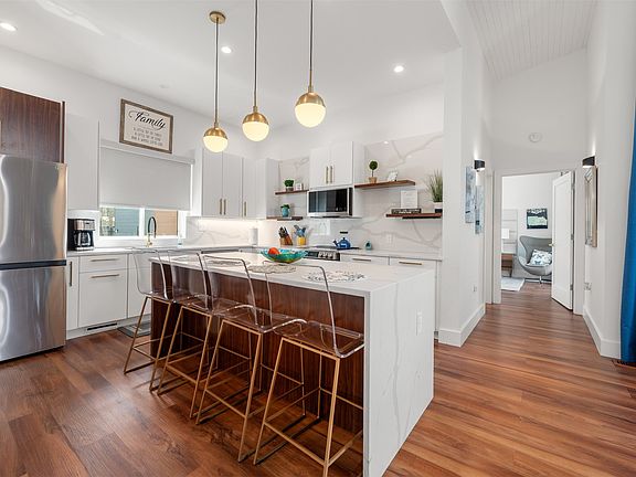 4th image of 1700 County Rd