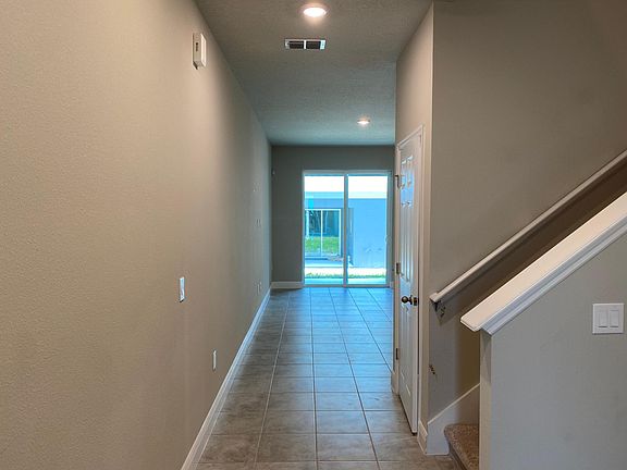 3rd image of 1506 Bantam Way