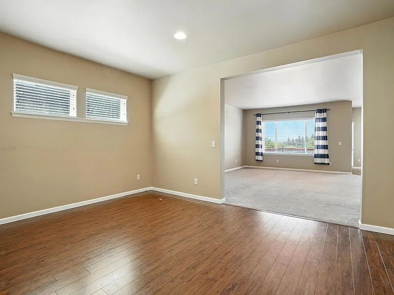 15710 NE 22nd Ave — Photo 12