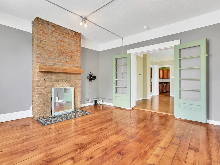 258 Allen Ave — Photo 18