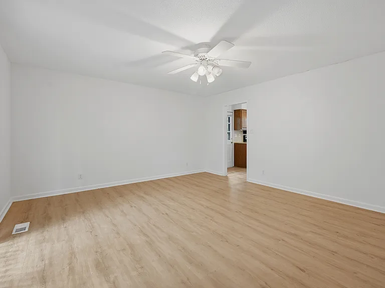 817 Wyldewood Rd — Photo 19