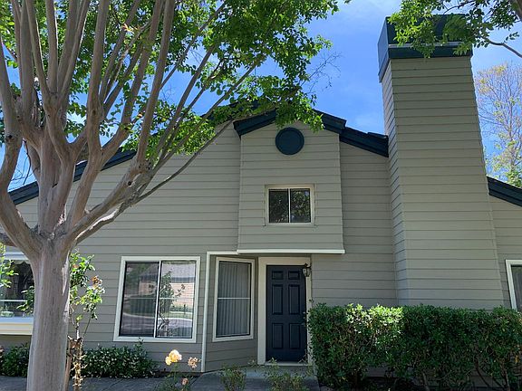2nd image of 1501 Fairway Green Cir