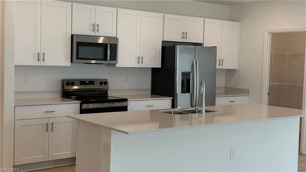 4 bed, 3.0 bath, 2075 sqft, $2,800 — Photo 2